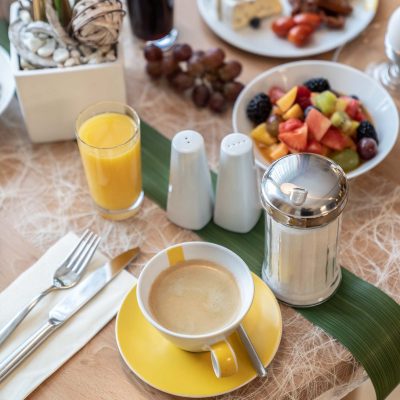 Beim Schrey Frühstück mit Kaffee